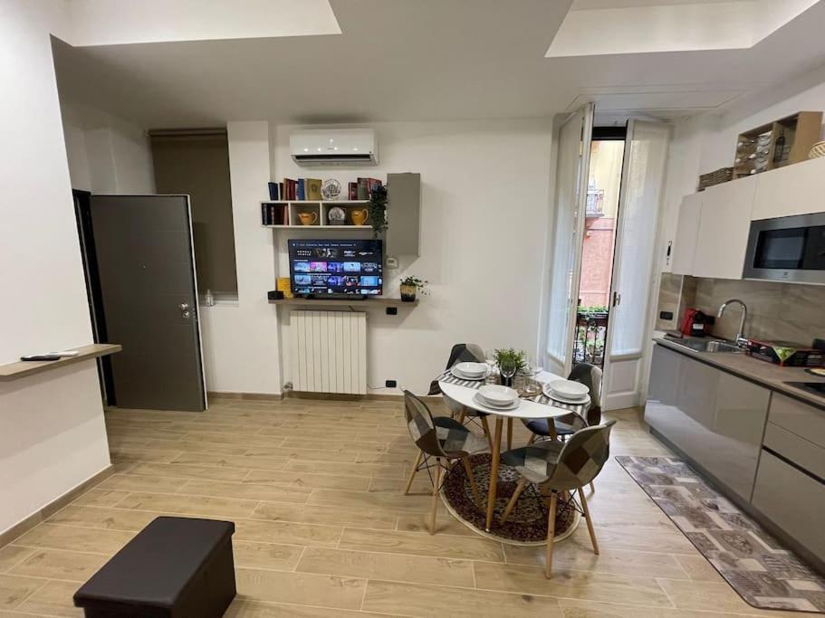 Nel Quartiere Bayres Suite Completamente Rinnovata Milano Exteriör bild