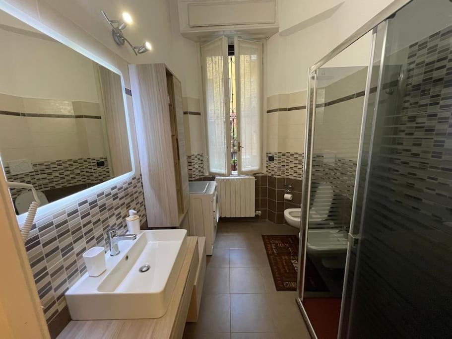 Nel Quartiere Bayres Suite Completamente Rinnovata Milano Exteriör bild