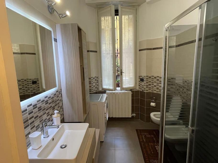 Nel Quartiere Bayres Suite Completamente Rinnovata Milano Exteriör bild