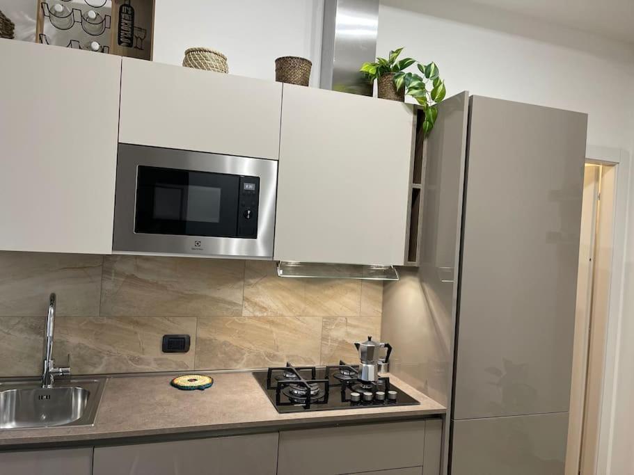 Nel Quartiere Bayres Suite Completamente Rinnovata Milano Exteriör bild