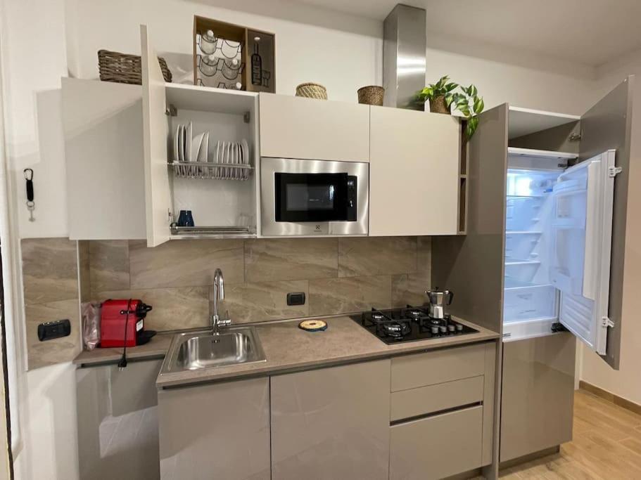 Nel Quartiere Bayres Suite Completamente Rinnovata Milano Exteriör bild